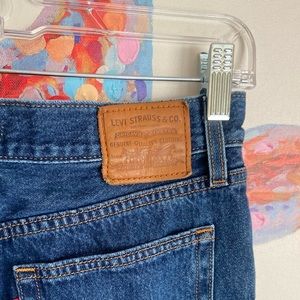 LEVIS WEDGIE STRAIGHT JEANS | SIZE- 27 | MEDIUM WASH